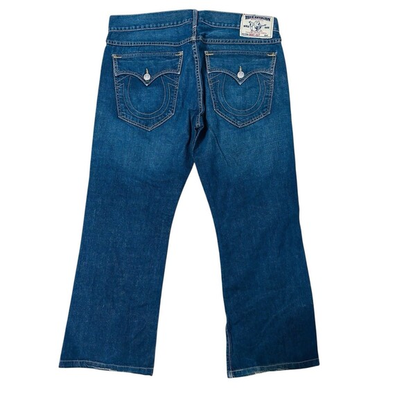 True Religion Men's Blue Jeans, Size 38 With Detailed Pockets In The Back - Picture 4 of 10